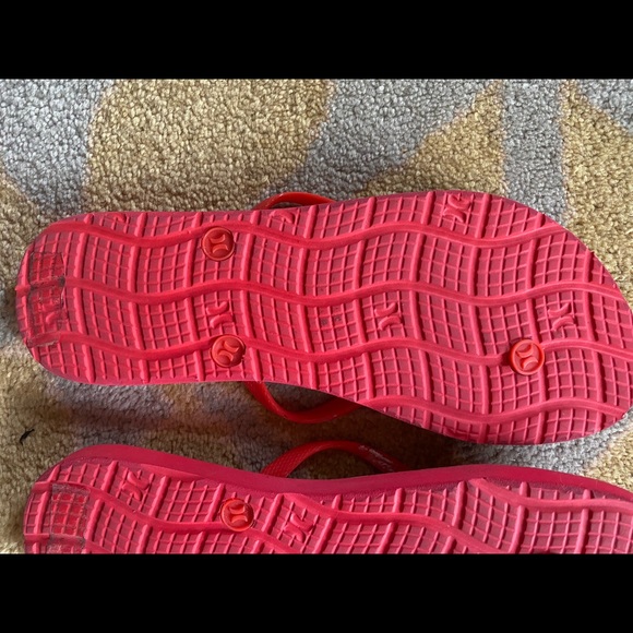 Hurley size 8.5 sandals - Picture 4 of 5